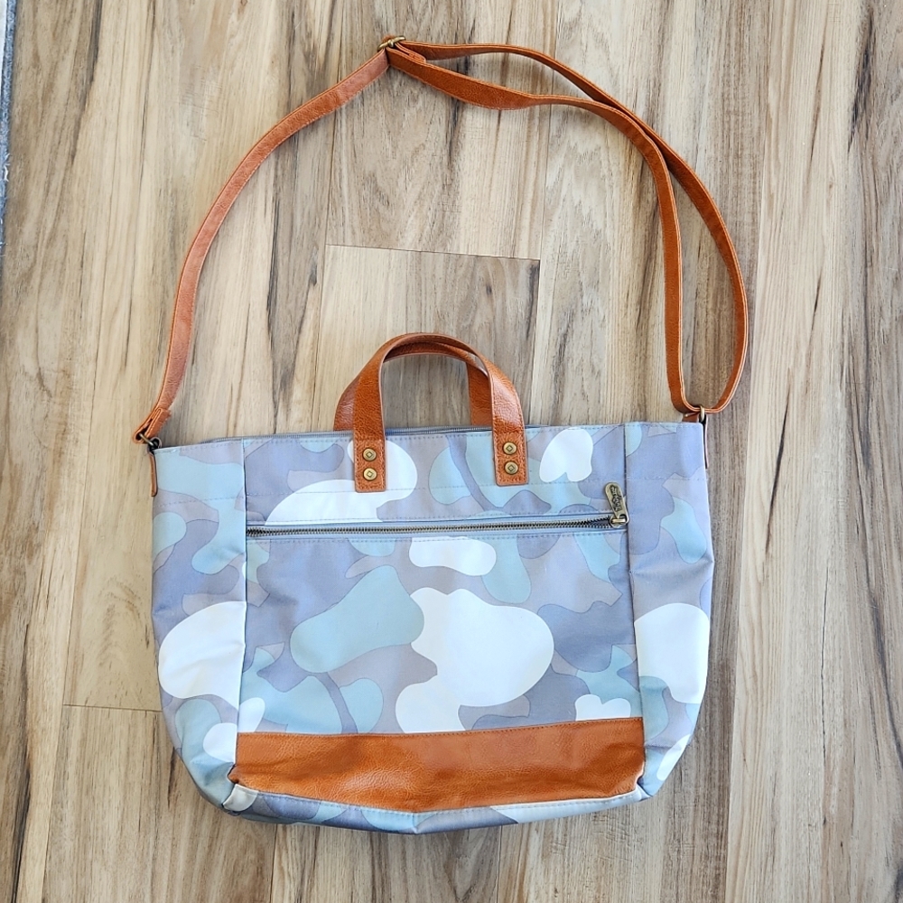Thirty-one step up camo tote